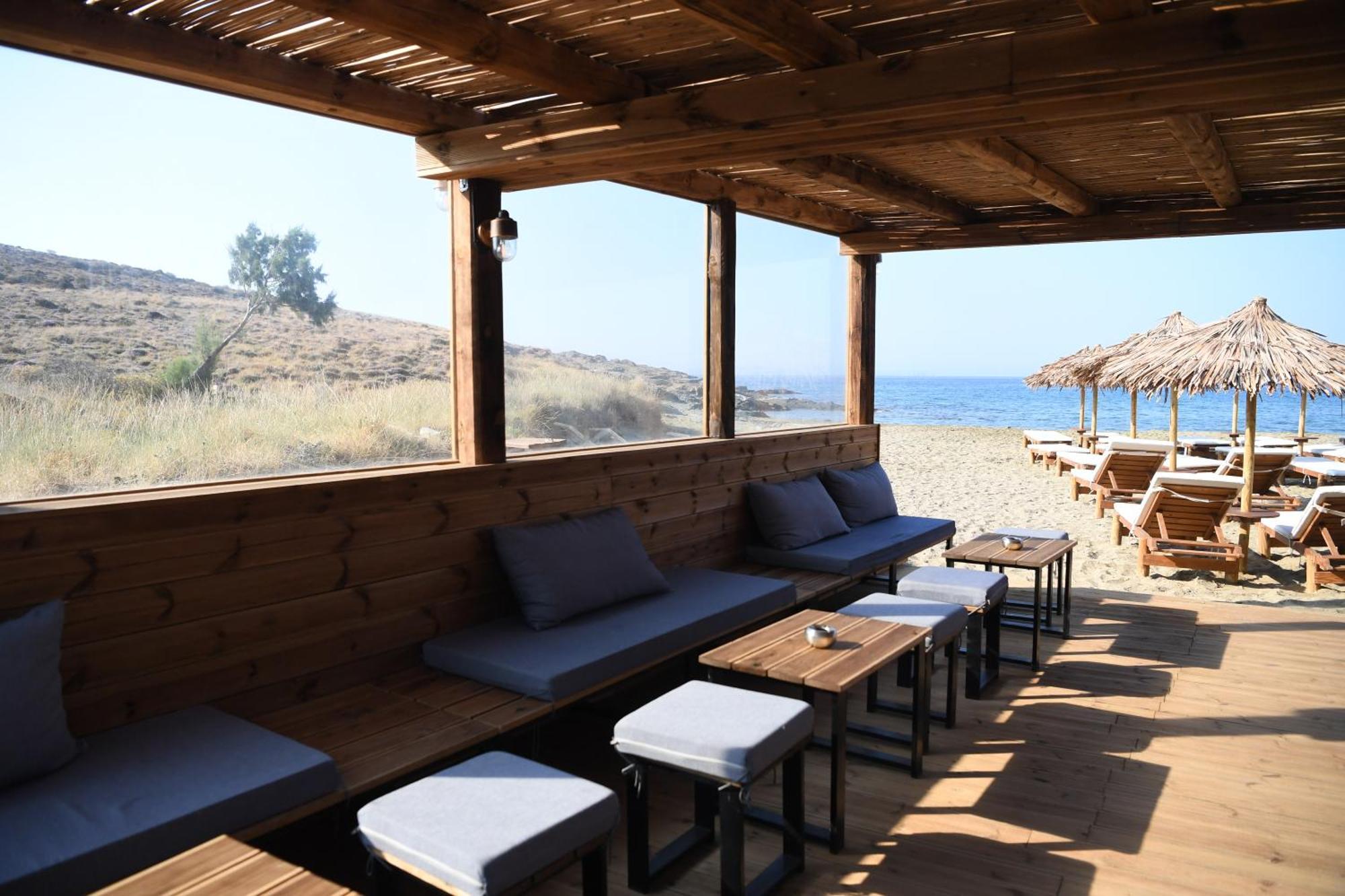 Nostos Beachfront Apartments & Studios Agios Ioannis  Exteriör bild