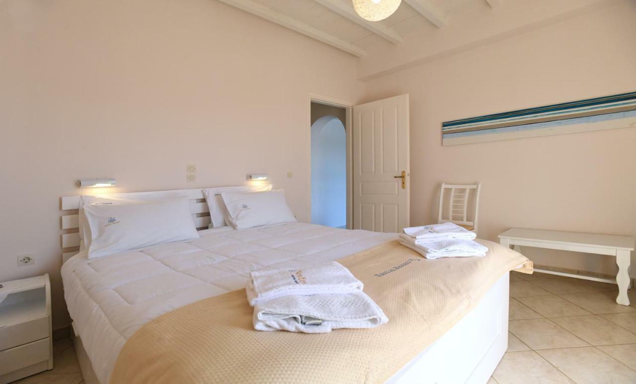 Nostos Beachfront Apartments & Studios Agios Ioannis  Exteriör bild