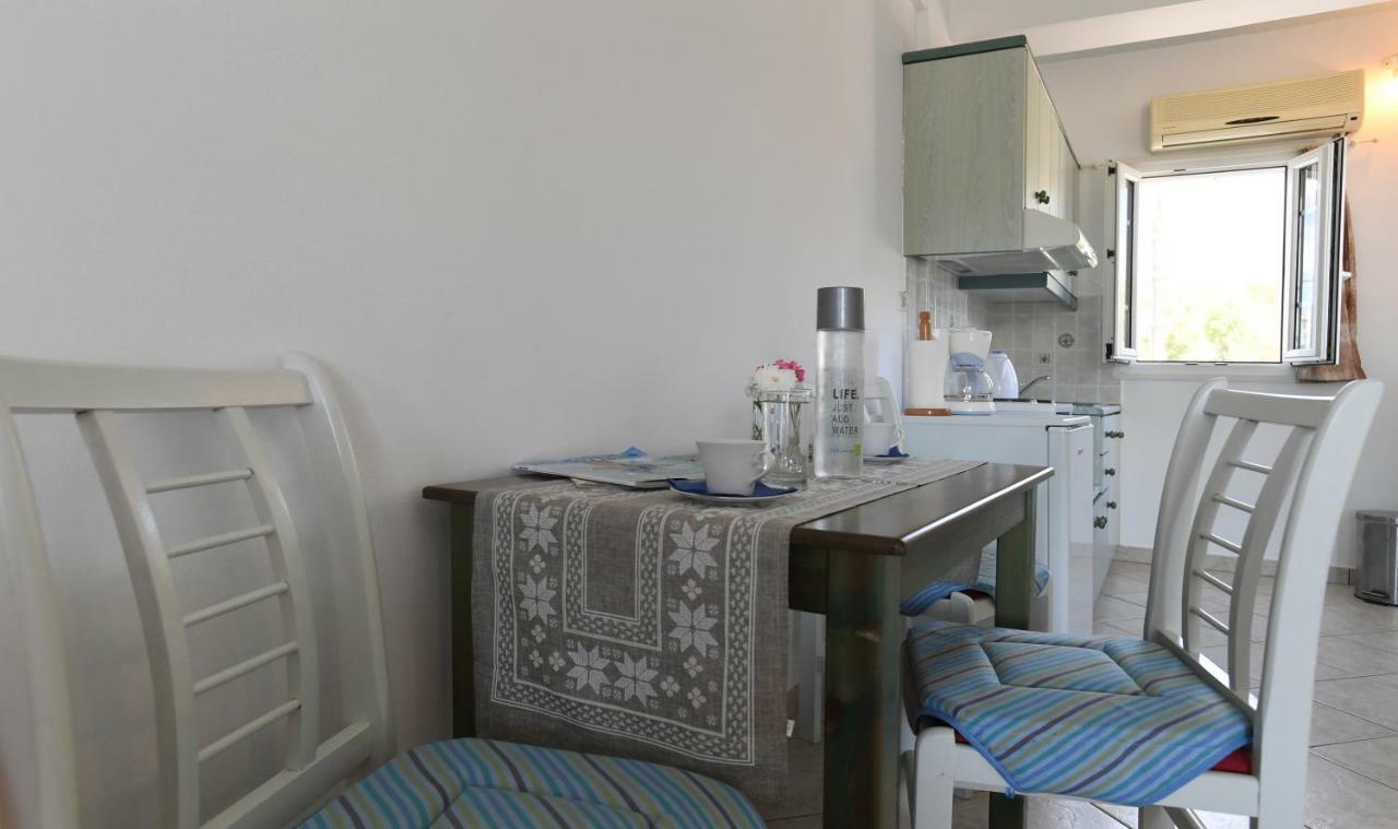 Nostos Beachfront Apartments & Studios Agios Ioannis  Exteriör bild